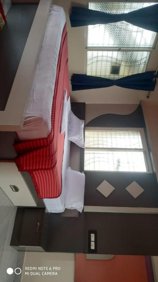 Coconut Homestay Хампи Екстериор снимка