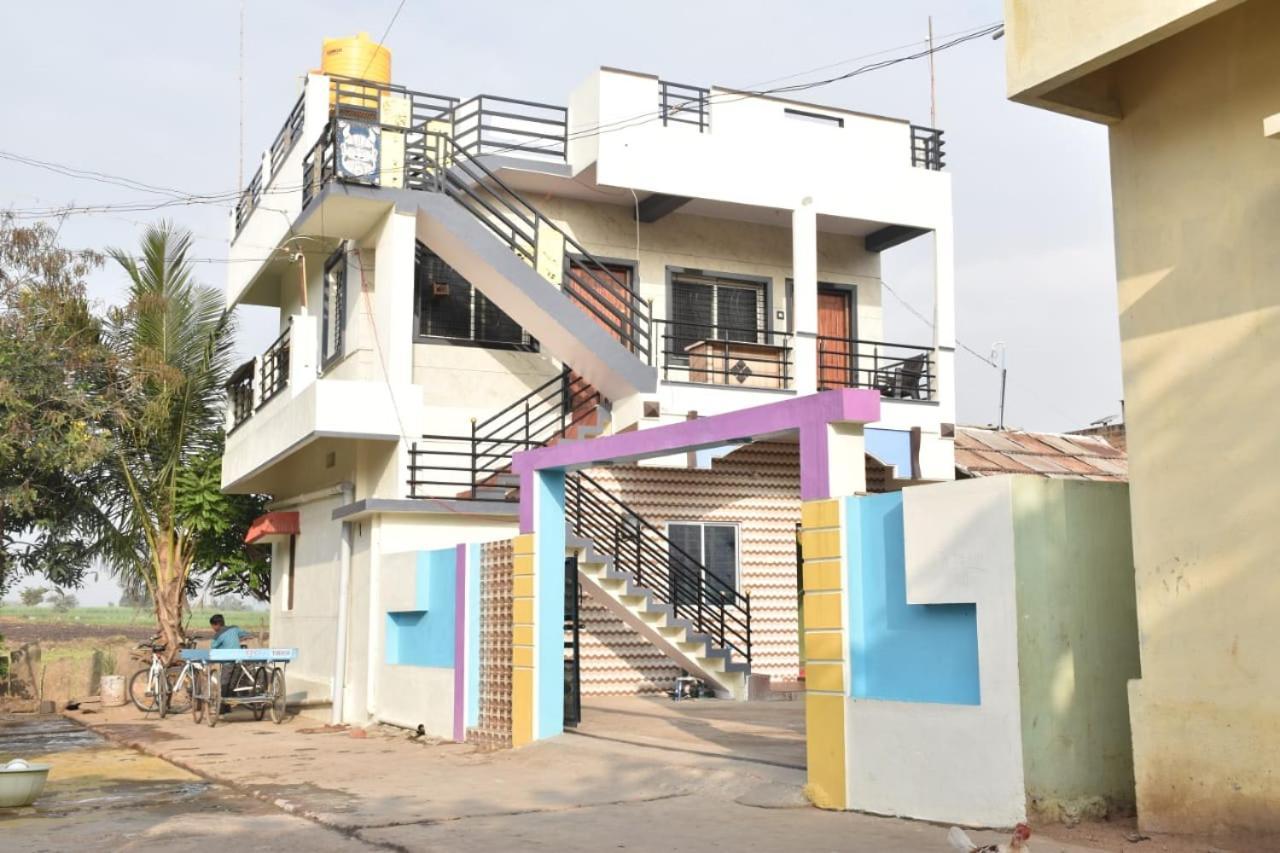 Coconut Homestay Хампи Екстериор снимка