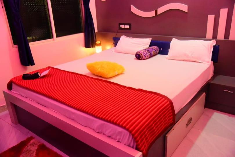 Coconut Homestay Хампи Екстериор снимка