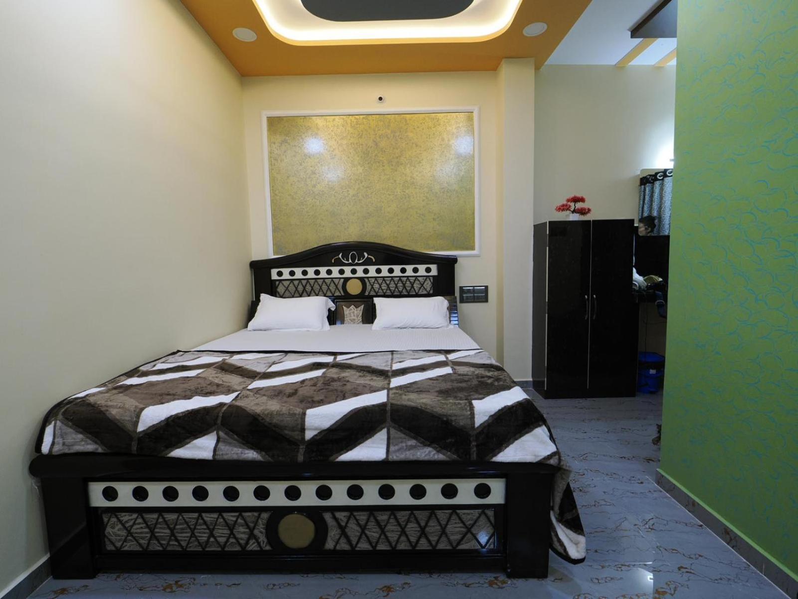 Coconut Homestay Хампи Екстериор снимка